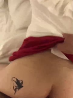 骚逼女同事被我强上越喊不要越兴奋